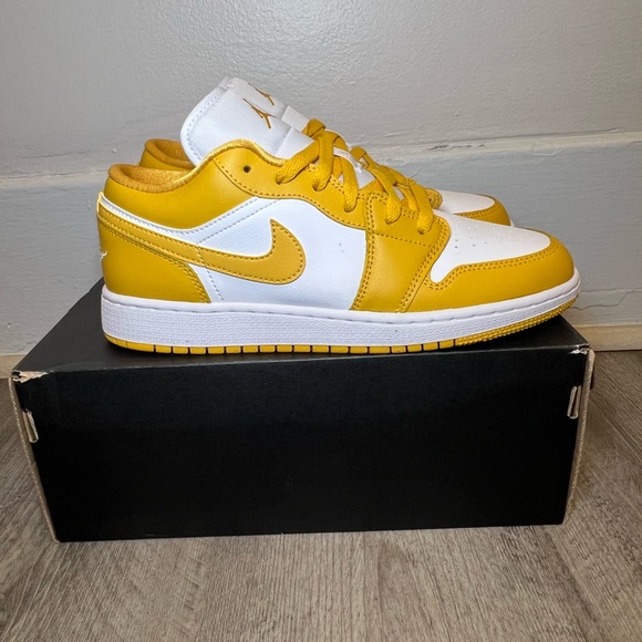 Air Jordan Low “Pollen” GS - Picture 6 of 8